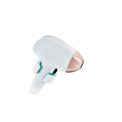 1600-2400W CE ISO 755 808 940 1064nm 4 Wave Diode Laser untuk Hair Removal Es Titanium Tersedia